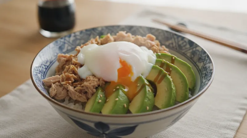 ツナとアボカドの丼のイメージ